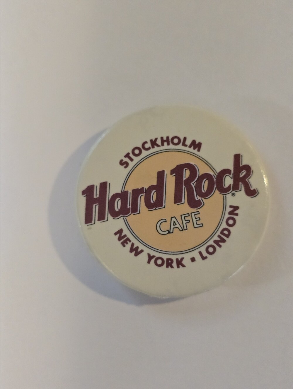 Hard Rock Cafe Pin - Cream, Maroon & Yellow Logo (Stockholm/New York/London)